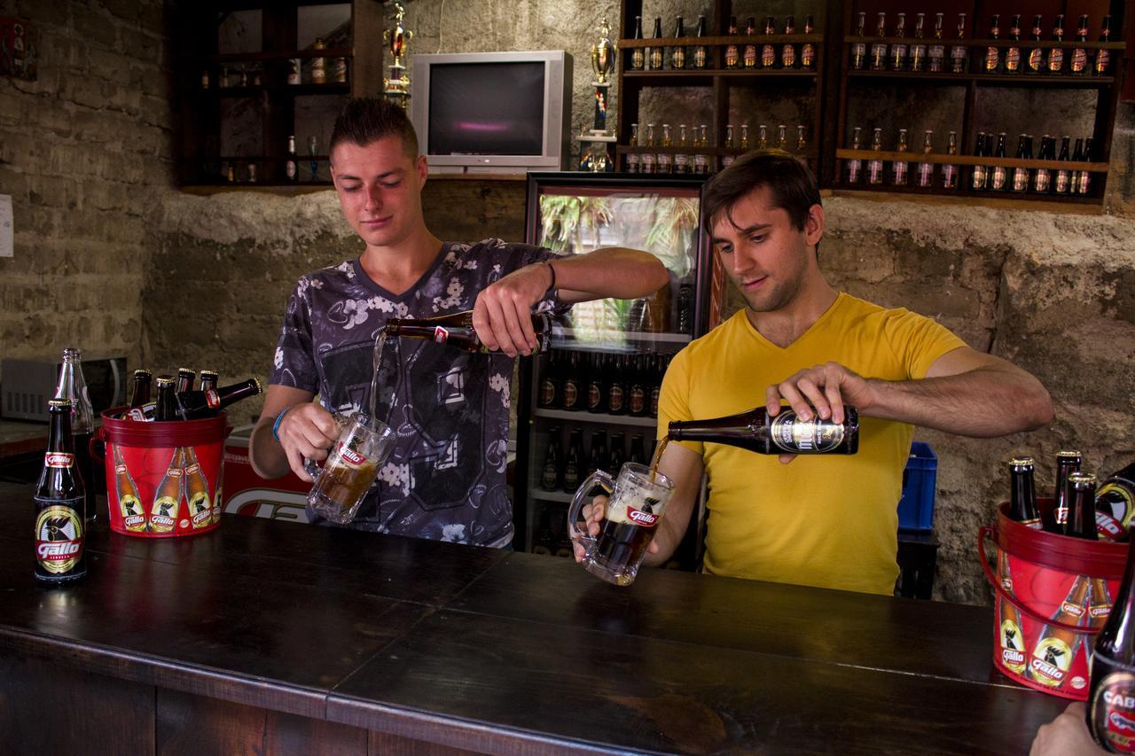 Split Hostel Antigua ภายนอก รูปภาพ